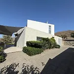 Luxury Pluto Stunning Mountain Views *