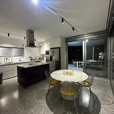 Luxury Pluto Stunning Mountain Views *