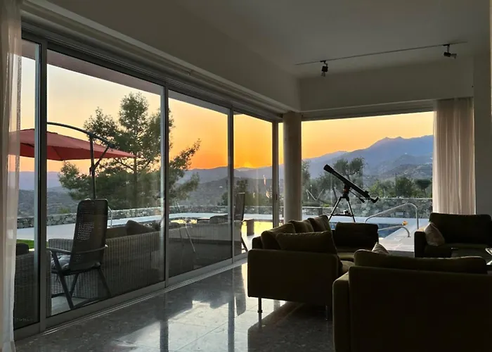 Luxury Pluto Stunning Mountain Views Villa *
