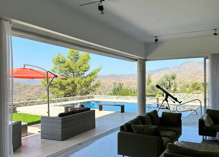 Luxury Pluto Stunning Mountain Views Villa *