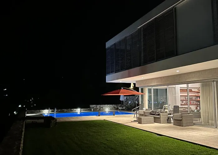 Luxury Pluto Stunning Mountain Views Ora