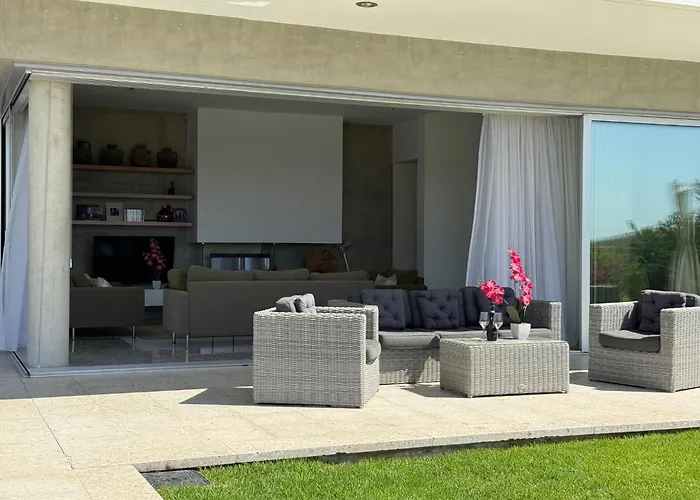 Luxury Pluto Stunning Mountain Views Villa
