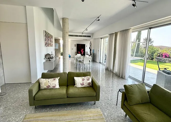 Luxury Pluto Stunning Mountain Views Villa *