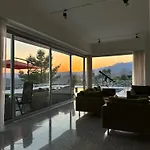 Luxury Pluto Stunning Mountain Views Villa *