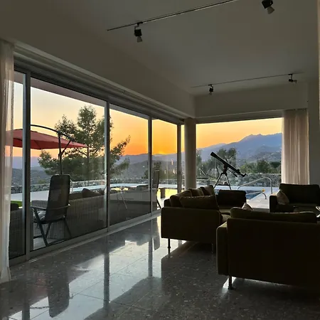 Luxury Pluto Stunning Mountain Views Villa *