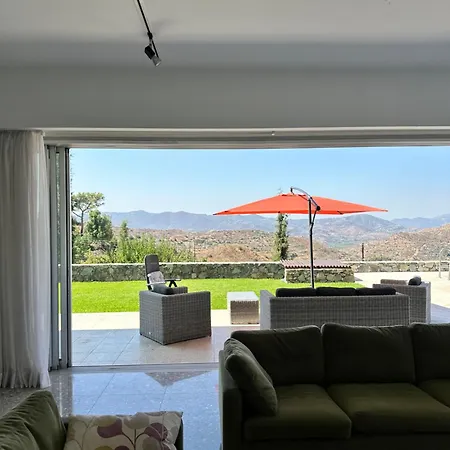 Luxury Pluto Stunning Mountain Views Ora