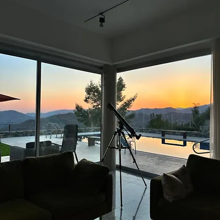 Luxury Pluto Stunning Mountain Views Ora