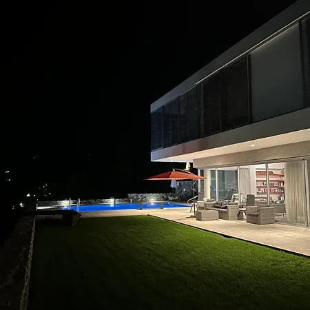 Luxury Pluto Stunning Mountain Views Ora