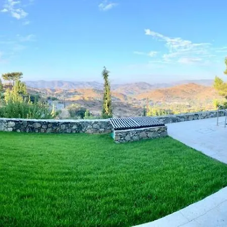 Luxury Pluto Stunning Mountain Views