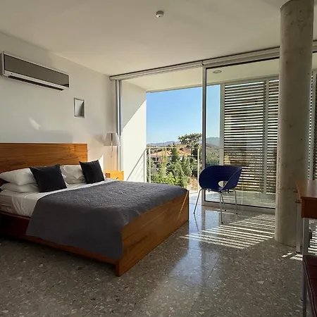 Luxury Pluto Stunning Mountain Views *