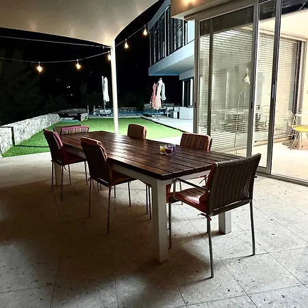וילה Luxury Pluto Stunning Mountain Views Ora