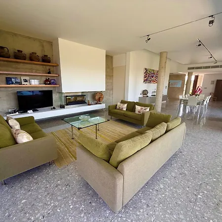 וילה Luxury Pluto Stunning Mountain Views *