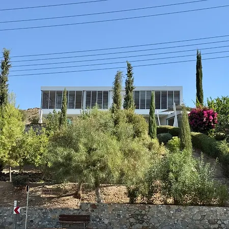 Luxury Pluto Stunning Mountain Views