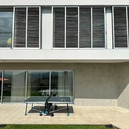 וילה Luxury Pluto Stunning Mountain Views