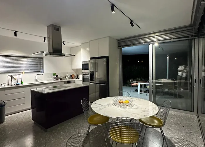 Luxury Pluto Stunning Mountain Views *