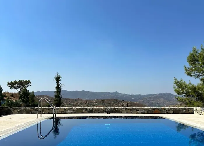 Вилла Luxury Pluto Stunning Mountain Views *