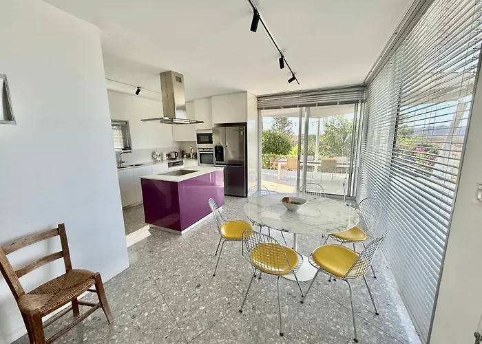 Вилла Luxury Pluto Stunning Mountain Views