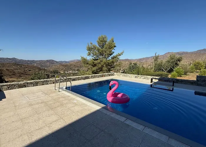 Вилла Luxury Pluto Stunning Mountain Views Ora