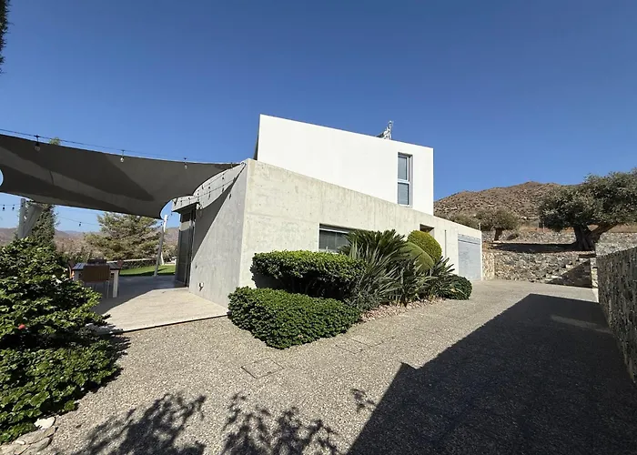 Luxury Pluto Stunning Mountain Views *