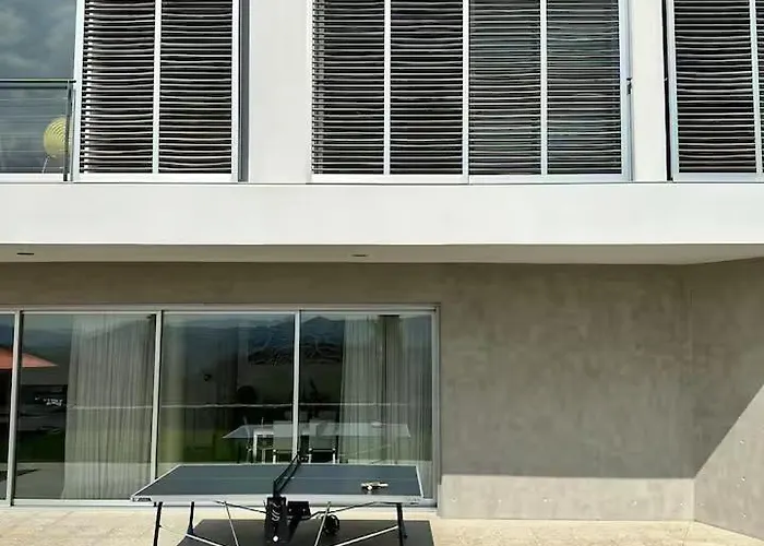 Вилла Luxury Pluto Stunning Mountain Views